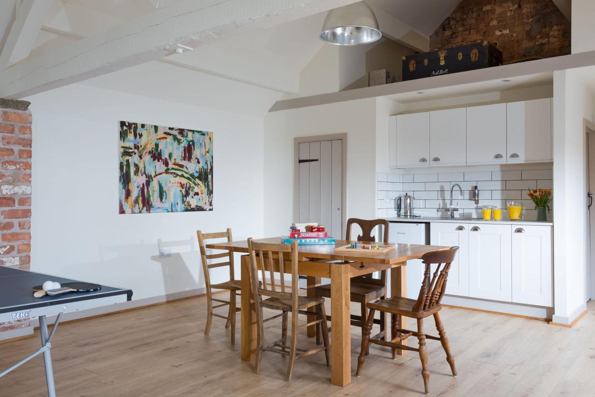 The Barn At Plas Ashpool Sleeps 8 Llandyrnog 외부 사진