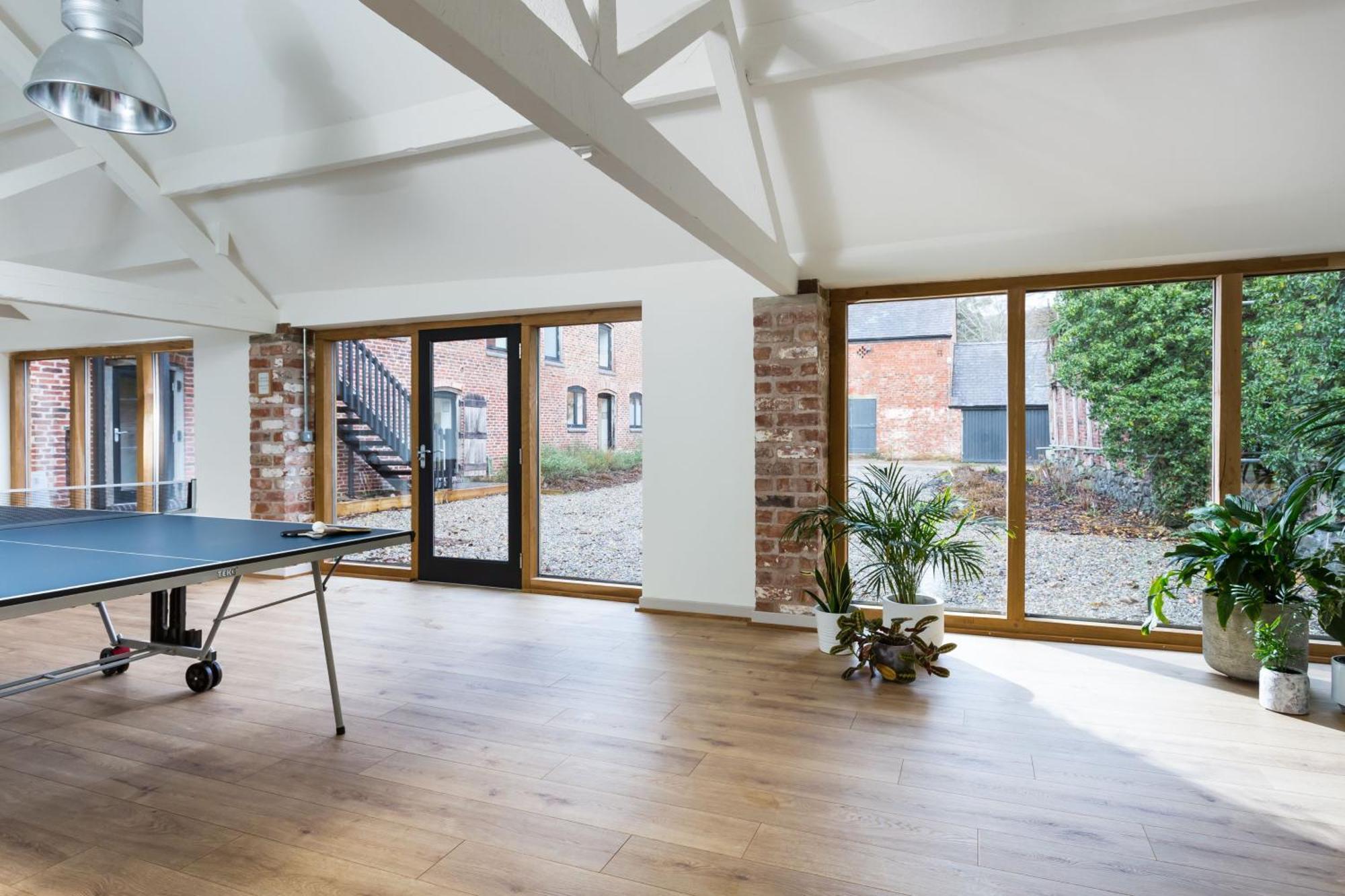 The Barn At Plas Ashpool Sleeps 8 Llandyrnog 외부 사진