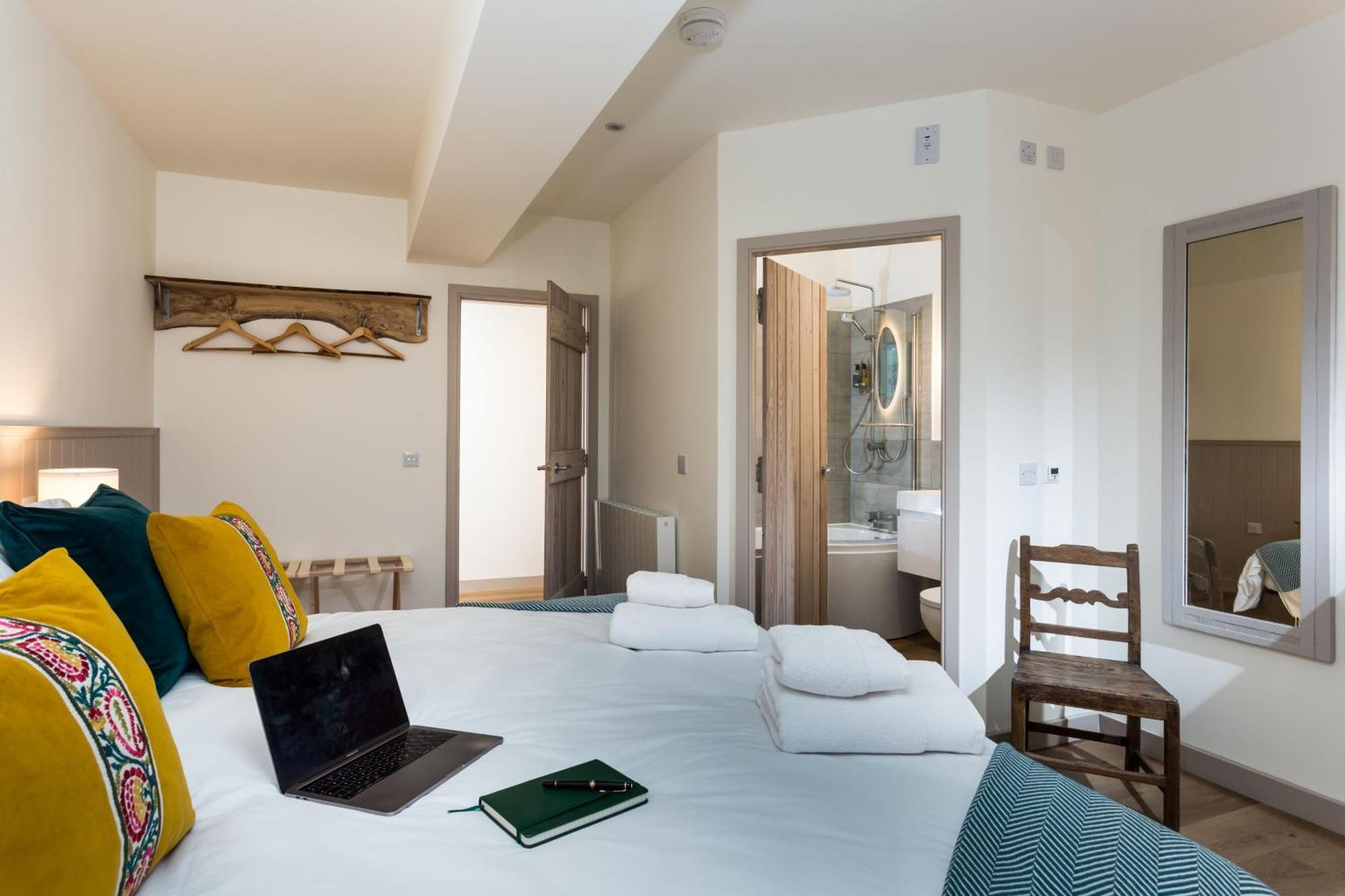The Barn At Plas Ashpool Sleeps 8 Llandyrnog 외부 사진