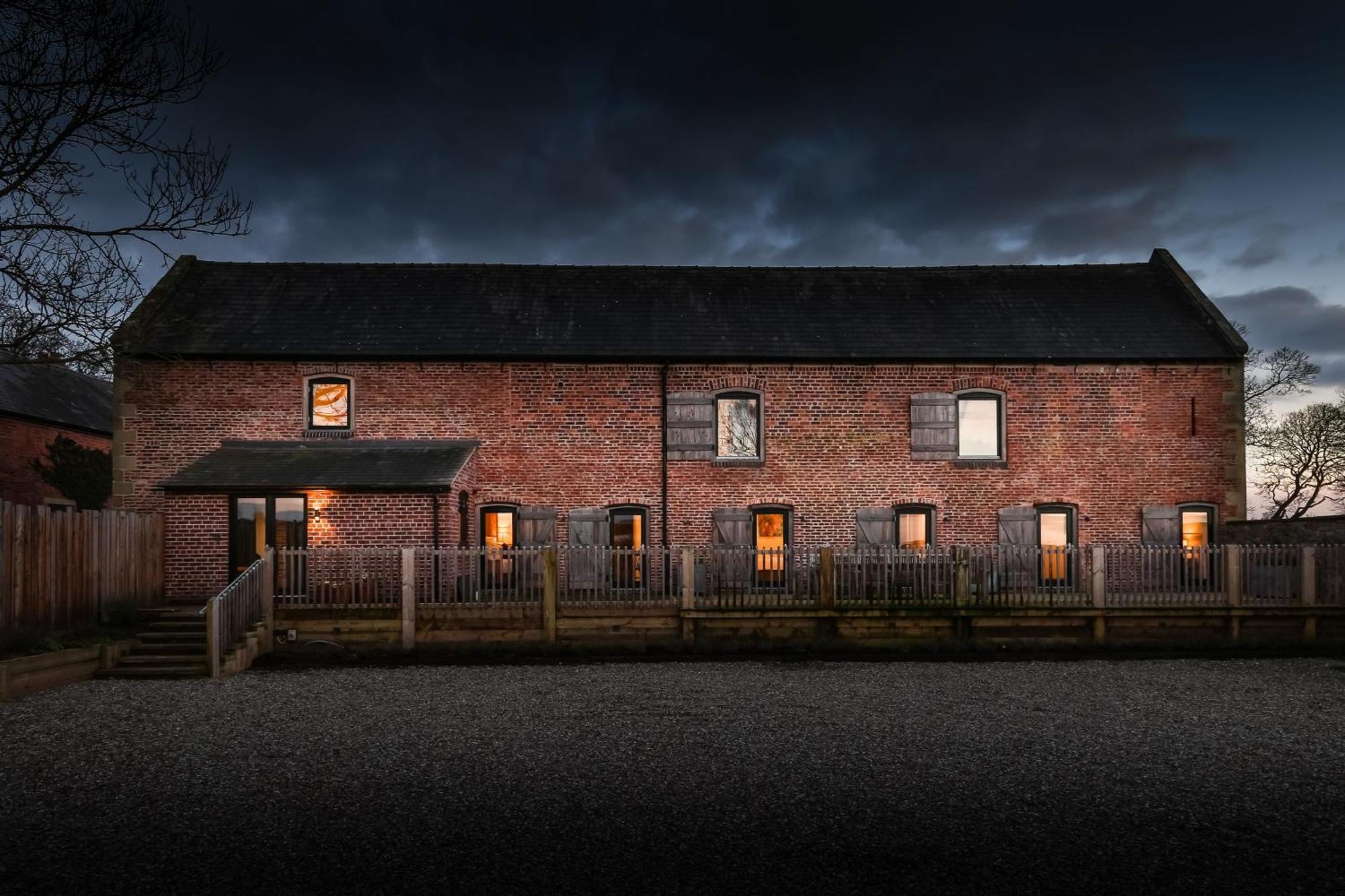 The Barn At Plas Ashpool Sleeps 8 Llandyrnog 외부 사진