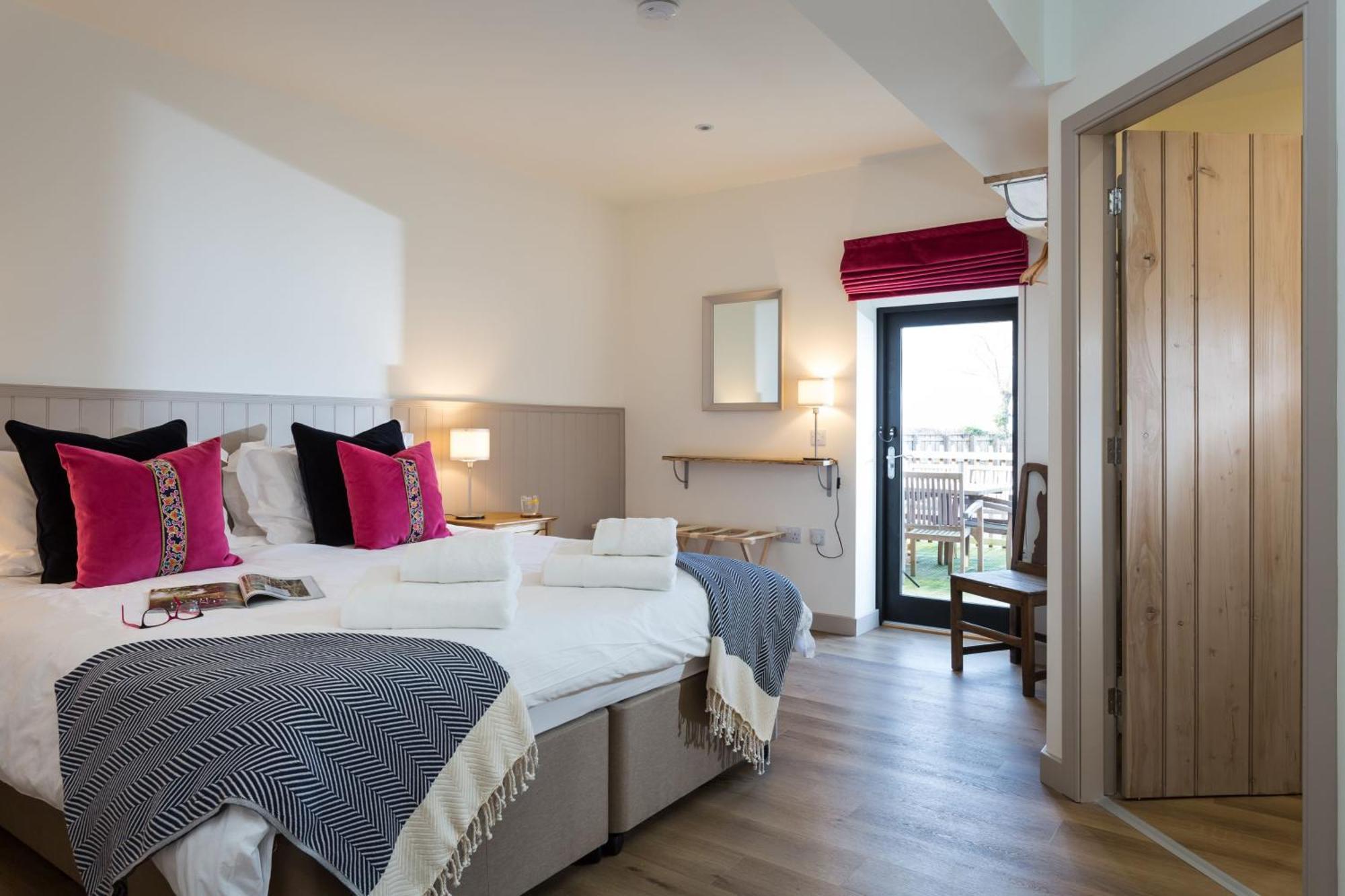 The Barn At Plas Ashpool Sleeps 8 Llandyrnog 외부 사진