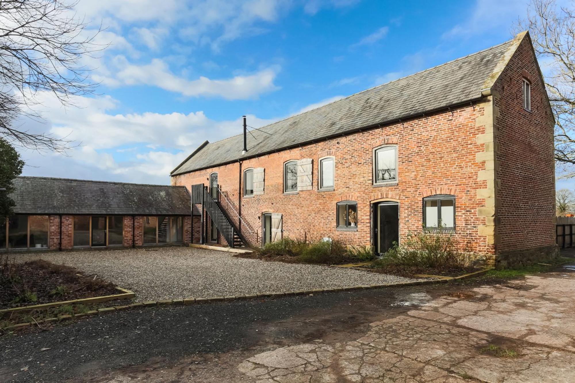 The Barn At Plas Ashpool Sleeps 8 Llandyrnog 외부 사진