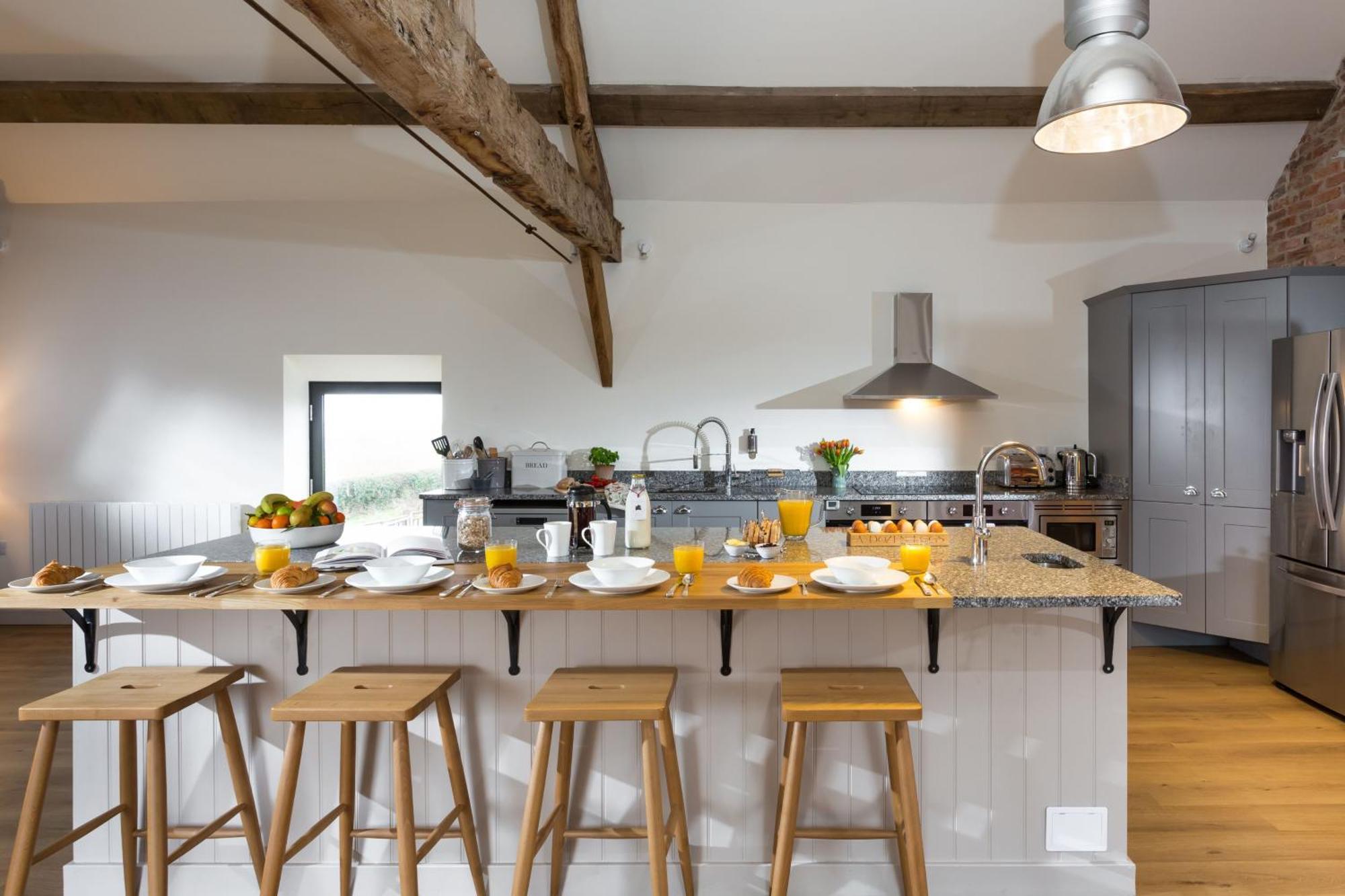 The Barn At Plas Ashpool Sleeps 8 Llandyrnog 외부 사진
