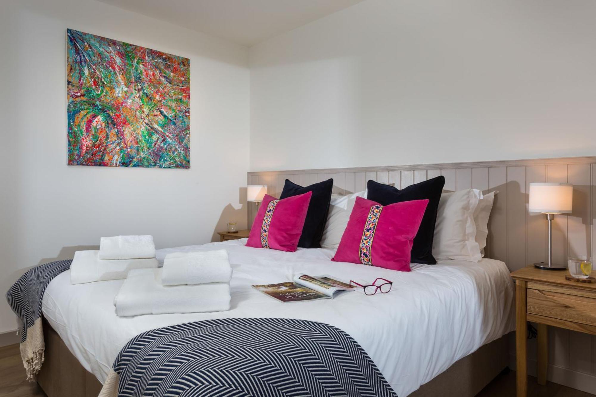 The Barn At Plas Ashpool Sleeps 8 Llandyrnog 외부 사진