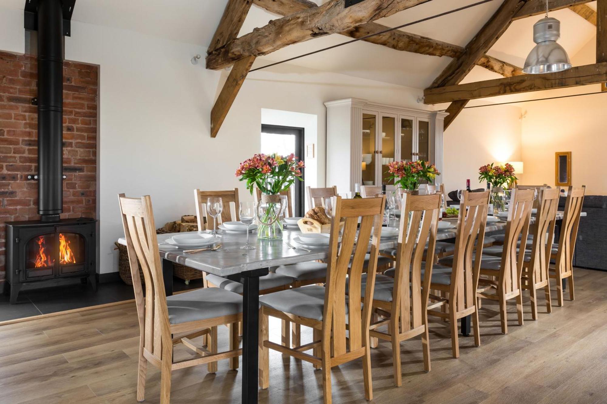 The Barn At Plas Ashpool Sleeps 8 Llandyrnog 외부 사진